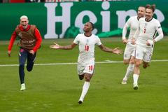 Raheem Sterling slaví gól v osmifinále Anglie - Německo na ME 2020