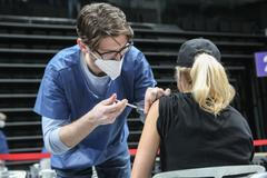 Koutná: Mladé bych neočkovala, když budeme rozumně promořovat, naučíme se s virem žít