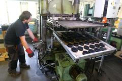 Výroba hokejových puků, Kateřinice, MS v hokeji, Gufex