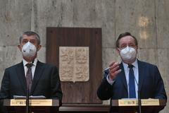 Ministr Arenberger rezignuje. Jaké jsou jeho důvody? Sledujte TK