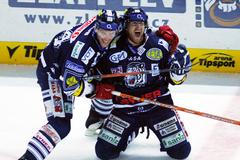 Václav Pletka a Boris Žabka z Liberce v sedmém čtvrtfinále play off hokejové extraligy 2006/07