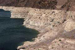 Vybělené břehy straší Američany. Hladina největší nádrže je na historickém minimu