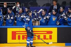 Atte Ohtamaa slaví gól v zápase USA - Finsko  na MS 2021