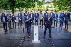 Piráti žádají STAN o vysvětlení. Končí jejich spolupráce? Gregorová hostem DVTV