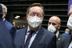 Ministr zdravotnictví Petr Arenberger - Velkokapacitní očkovací centrum v O2 universum, Národní očkovací centrum proti covid-19, koronavirus, očkování