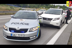 Policie Lexus tři promile