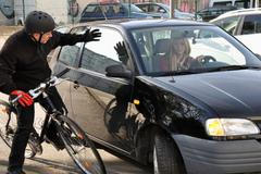 Cyklista auto nehoda doprava hádka konflikt