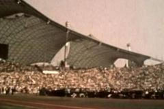 Masakr na mnichovské olympiádě v roce 1972. Do olympijské vesnice vrthli ozbrojení Palestinci