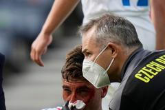 Penaltový faul na Patrika Schicka v zápase Chorvatsko - Česko na ME 2020