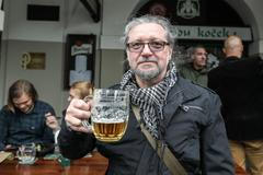 Otevření zahrádek restarauce, hospody, bary, pivo, koronavir