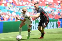 fotbal, ME, Euro 2020, Anglie - Chorvatsko, Phil Foden, Mateo Kovačič