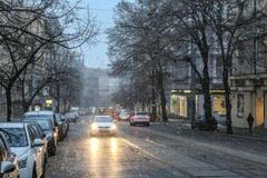 Sněžení, vánice, sníh, kalamita, doprava, tma, stmívání - ilustrační foto