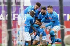 37. kolo italské fotbalové ligy 2020/21, Fiorentina - Neapol: Radost hráčů Neapole