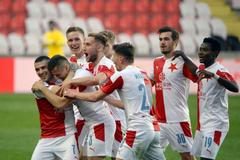 Tomáš Holeš slaví branku v derby