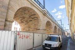 Negrelliho viadukt přetahovačka