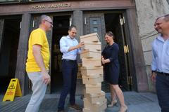 Praha sobě odevzdává podpisy