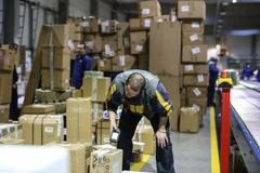 Pražské depo PPL před Vánoci