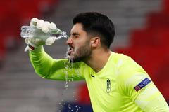 fotbal, Evropská liga 2020/2021, play off, Molde v Granada, brankář Granady Rui Silva