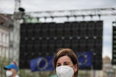 Demonstrace Milion chvilek demokracie, Václavské náměstí, duben 2021, respirátory, protest