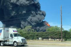 požár, chemička, auto, USA, rockton