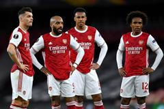 fotbal, Evropská liga, 2020/2021, čtvrtfinále, Arsenal v Slavia Praha, zklamání hráčů Arsenalu