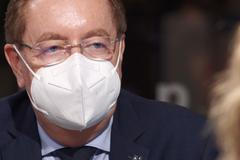 Arenberger: Nejsem ministr Sputniku ani Zemana, úkoly mi dává Babiš, vakcín je málo