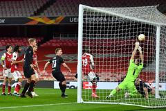 Tomáš Holeš dává gól ve čtvrtfinále EL Arsenal - Slavia