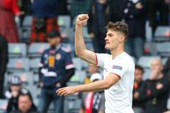 Patrik Schick slaví druhý gól v zápase Skotsko - Česko na ME 2020