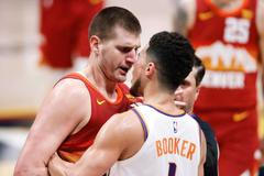 basketbal, NBA 2020/2021, play off, Phoenix Suns at Denver Nuggets, Nikola Jokič, Devin Booker