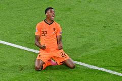 fotbal, ME 2020, Euro 2020, Nizozemsko - Ukrajina, Denzel Dumfries slaví vítězný gól