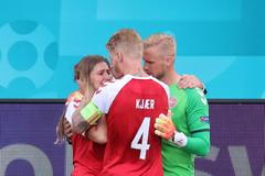 fotbal, ME ve fotbale, 2020, Euro 2020, Dánsko - Finsko, Sabrina Kvist Jensenová, Simon Kjaer, Kasper Schmeichel