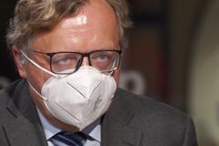 Stát je pomalý, v tomhle monarchistickém řízení nemůžeme pokračovat, kritizuje Kala