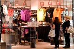 obchody nakupování fronty rozvolnění