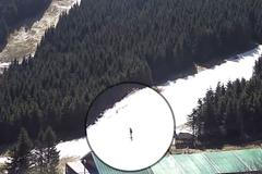 Na Červenohorském sedle spustili vleky, lyžuje se na modré sjezdovce (10. 5. 2021)