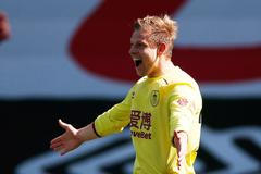 fotbal, anglická liga 2020/2021, Southampton v Burnley, Matěj Vydra slaví gól