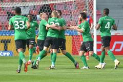 Fotbalisté Příbrami se radují z branky