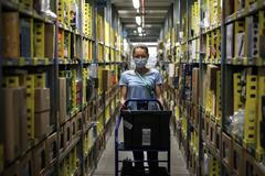 Amazon Dobrovíz, práce, sklad, zaměstnání, průmysl