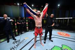 Jiří Procházka vs. Dominick Reyes