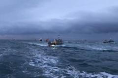 Francouzské lodě zamířily i přes pokračující spory s Británií k ostrovu Jersey