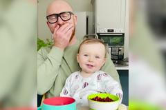 Jako malý ďábel. Chlapeček svým démonickým hlasem dohnal své rodiče k slzám smíchu