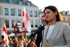 Lídryně běloruské opozice Cichanouská v Česku. Sledujte TK s Milošem Vystrčilem