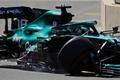 Havarovaný Aston Martin Lanceho Strolla v kvalifikaci na VC Ázerbájdžánu 2021