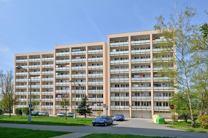 Zatím nic nespadlo. O životnosti paneláků, kde žijí tři miliony Čechů, se vedou spory