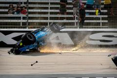 Havárie po startu závodu IndyCar XPEL 375 - Conor Daly