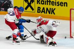 Jere Innala dává gól ve čtvrtfinále Česko - Finsko na MS 2021