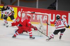 Andrew Mangiapane dává kanadský vítězný gól ve čtvrtfinále Rusko - Kanada na MS 2021