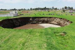 Mexiko Puebla díra v zemi