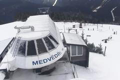 V Krkonoších napadl další sníh. Na hřebenech je až metr sněhu