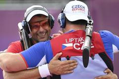 DVTV živě: Co stojí za úspěchem českých střelců? A proč Česká pošta podporuje LGBTQ?