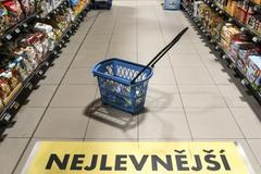 Ilustrační foto - nakupování, vozík, obchod, supermarket, nouzový stav, omezení prodeje, poslední den zavřených obchodů